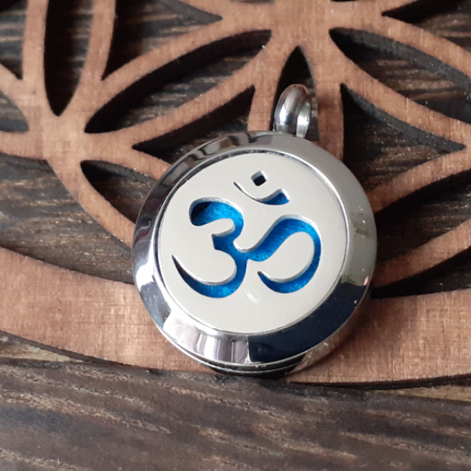 Pendentif - OM - MA034